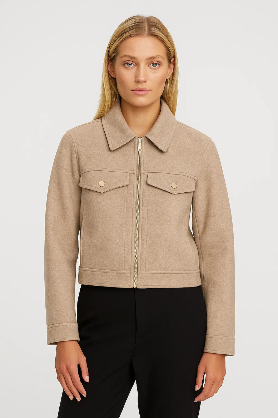 Kurze Jacke | Gerader Schnitt mit Taschenklappen | Klassische Schlichtheit