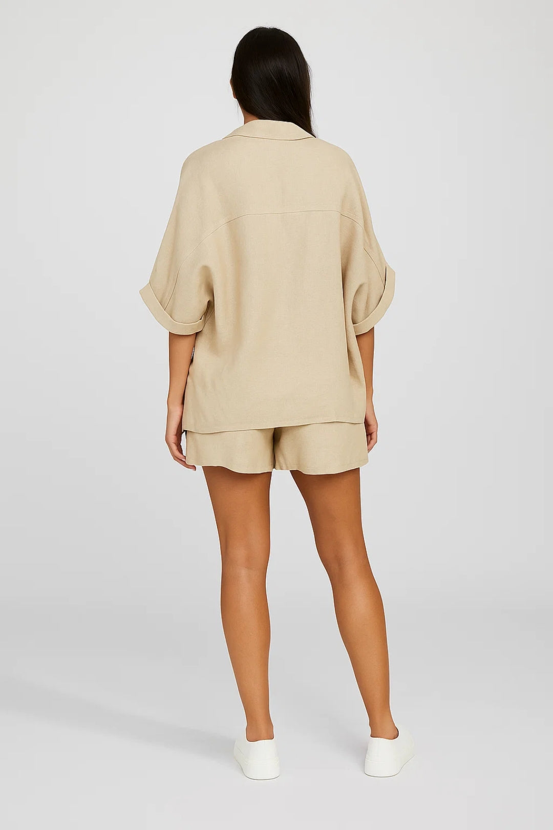 Zweiteiliges Set | Weite Hemdbluse mit Shorts | Sommerliche Schlichtheit
