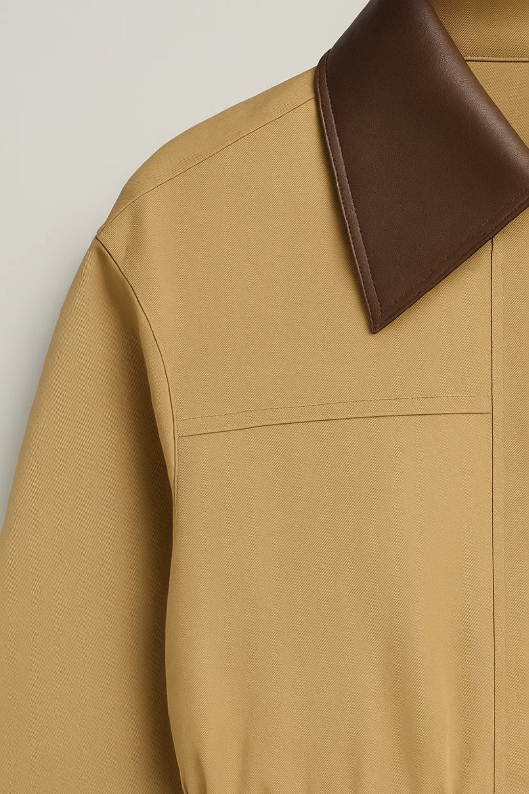 Damenjacke mit Stehkragen | Verdeckter Reissverschluss | Funktional und Schlicht