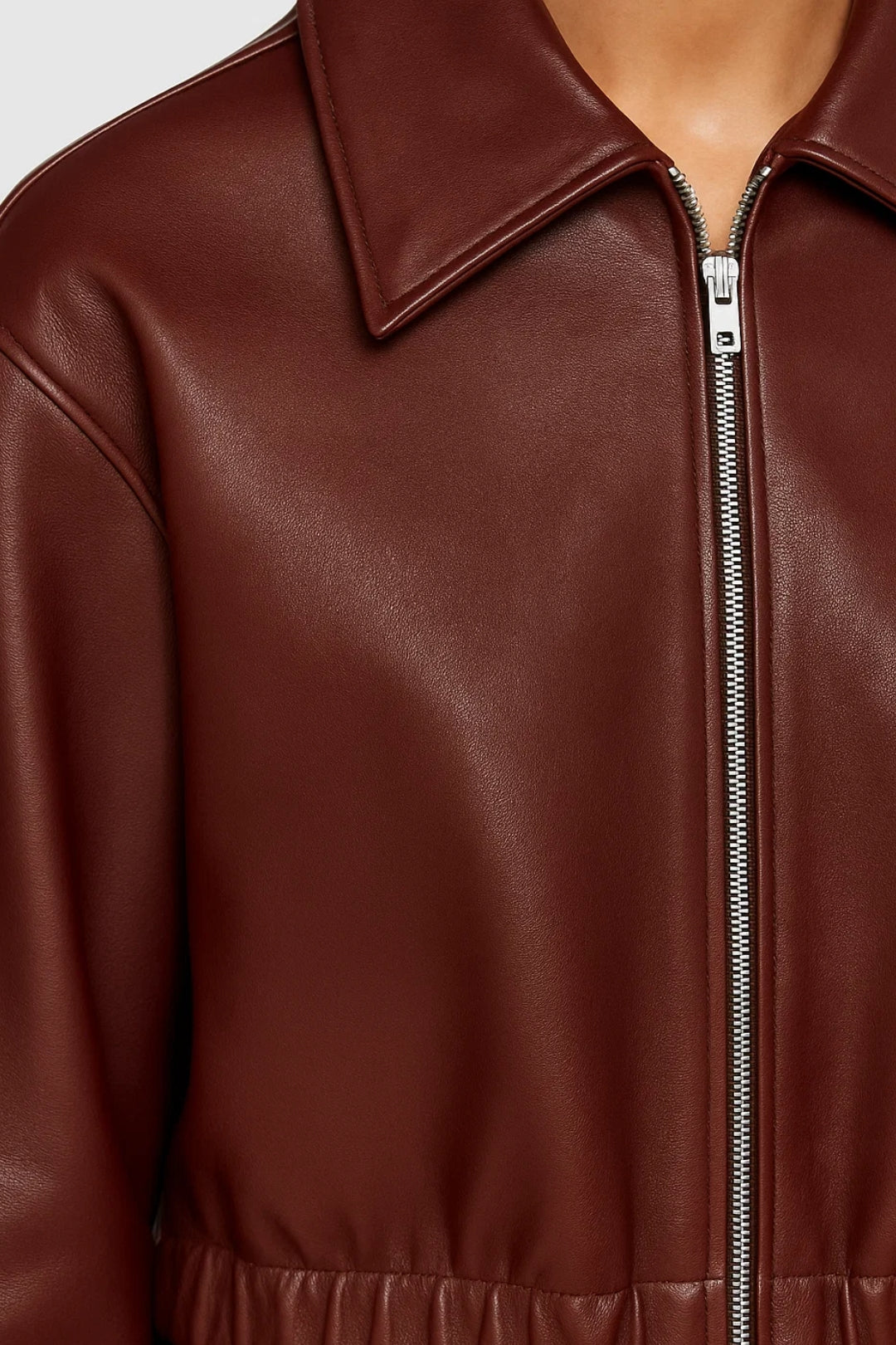 Kurze Jacke | Gerader Schnitt mit Reissverschluss | Schlichte Eleganz