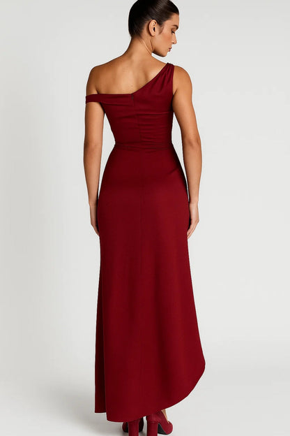 Abendkleid | Asymmetrischer Ausschnitt | Elegante Raffinesse