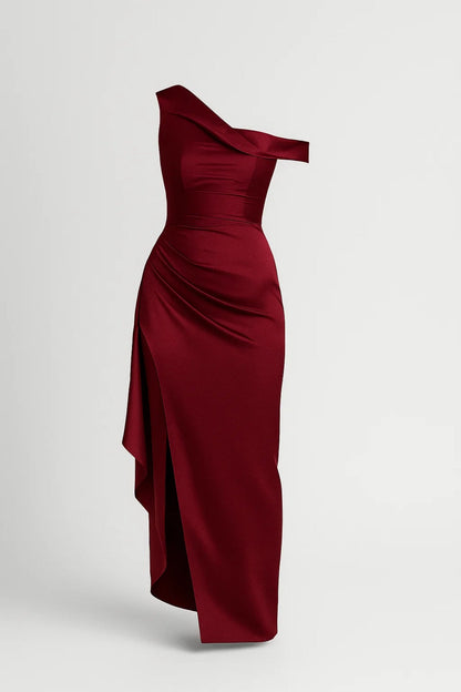 Abendkleid | Asymmetrischer Ausschnitt | Elegante Raffinesse