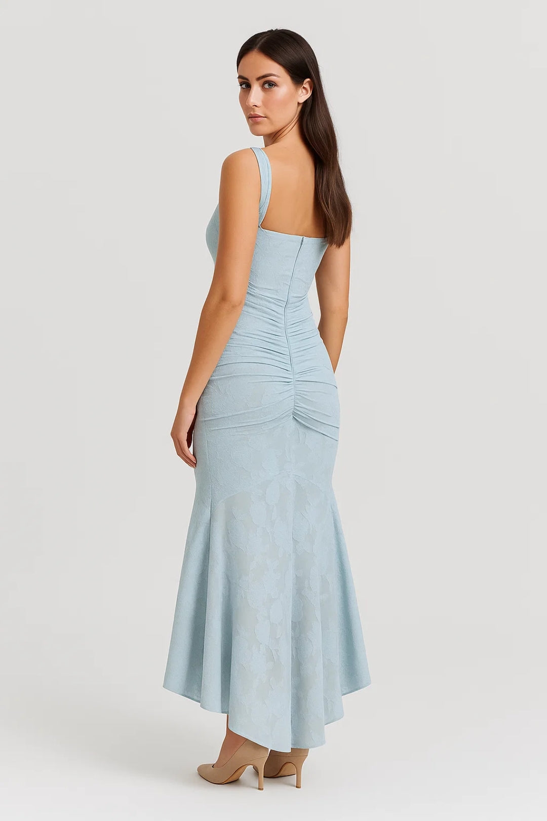 Abendkleid | Drapiertes Design mit asymmetrischem Saum | Elegante Raffinesse