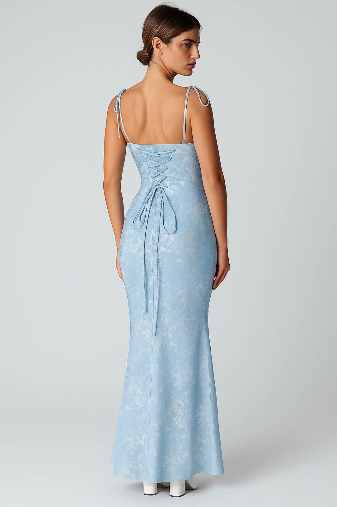 Abendkleid | Figurbetont mit Schleifendetail | Zarte Eleganz