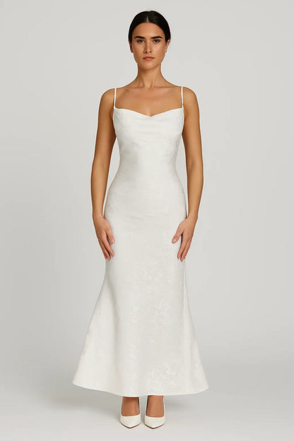 Abendkleid | Figurbetont mit Schleifendetail | Zarte Eleganz