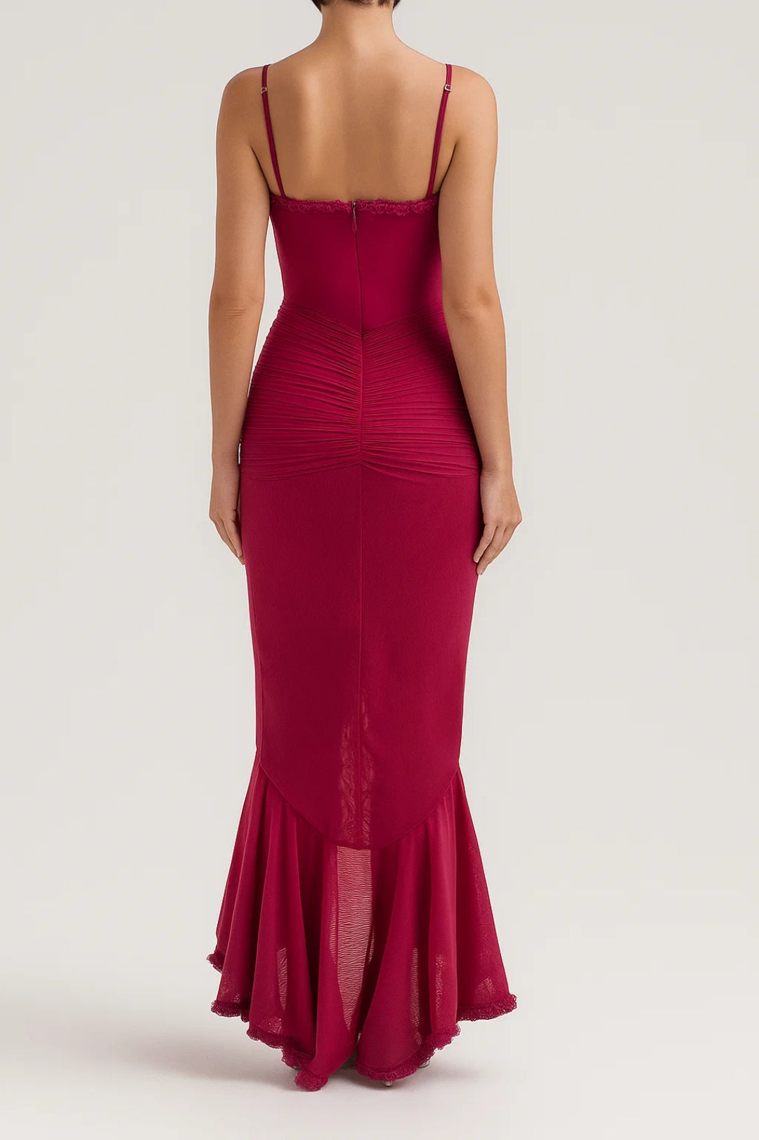 Abendkleid | Figurbetont mit Volantdetail | Ausdrucksvolle Eleganz