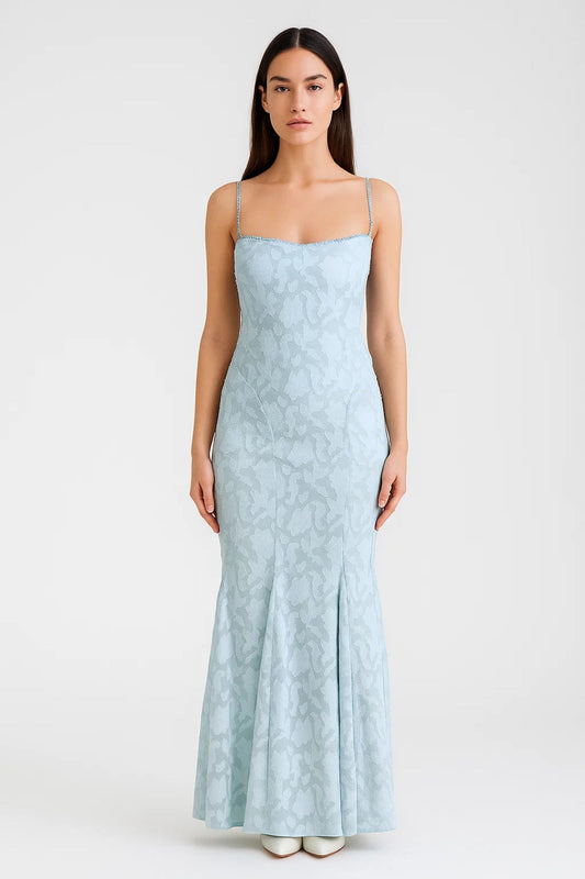 Abendkleid | Figurbetont mit feinen Trägern | Zarte Eleganz