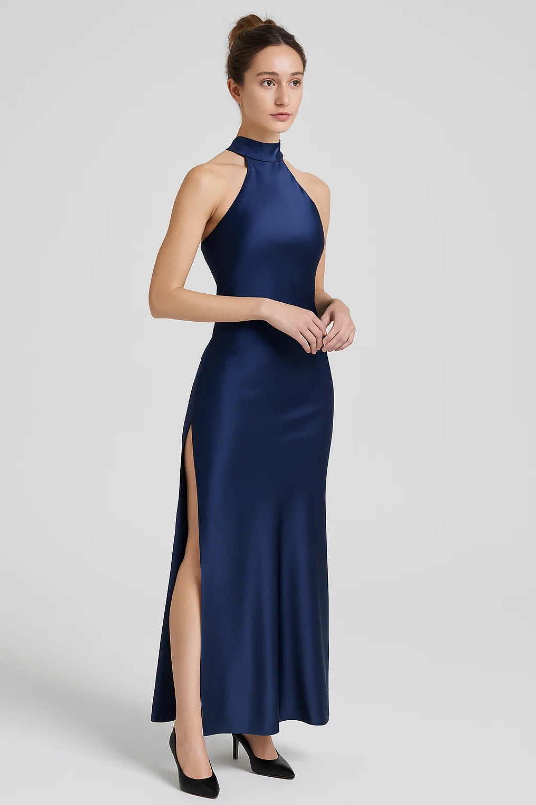 Abendkleid | Hoher Kragen mit Schlitz | Moderne Eleganz