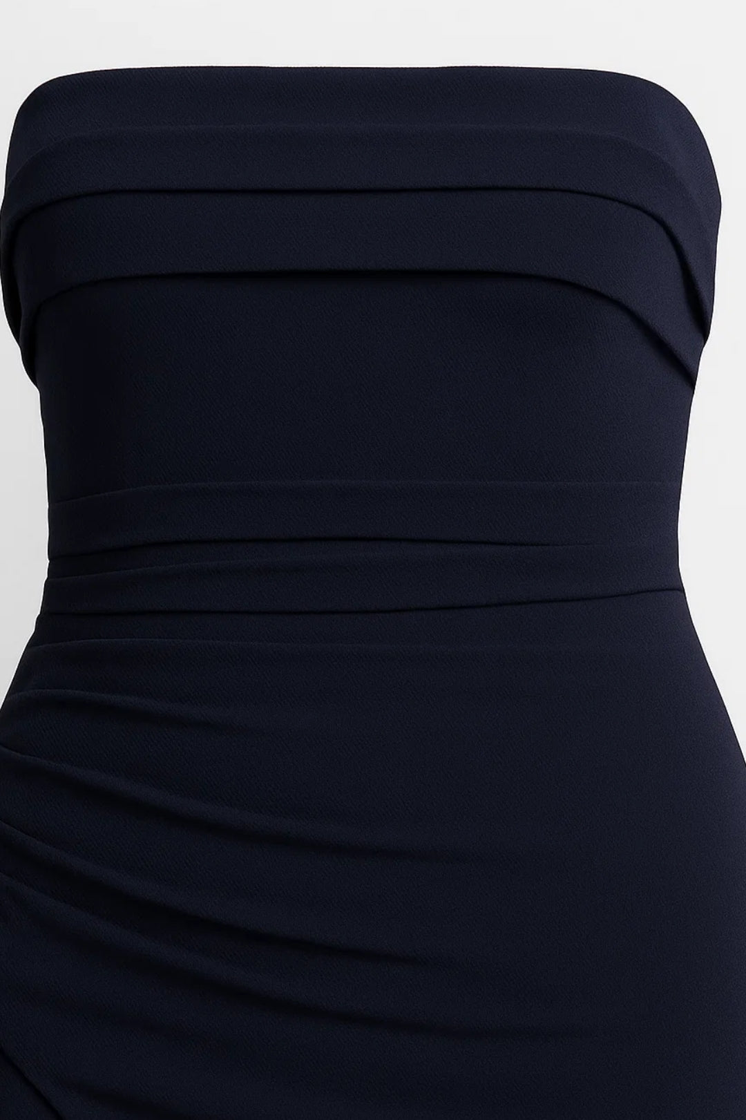 Abendkleid | Schulterfrei mit Schlitz | Elegante Silhouette