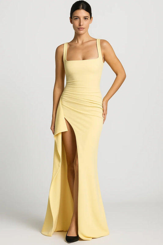 Elegantes Kleid | Figurbetonter Schnitt | Moderner Schlitz