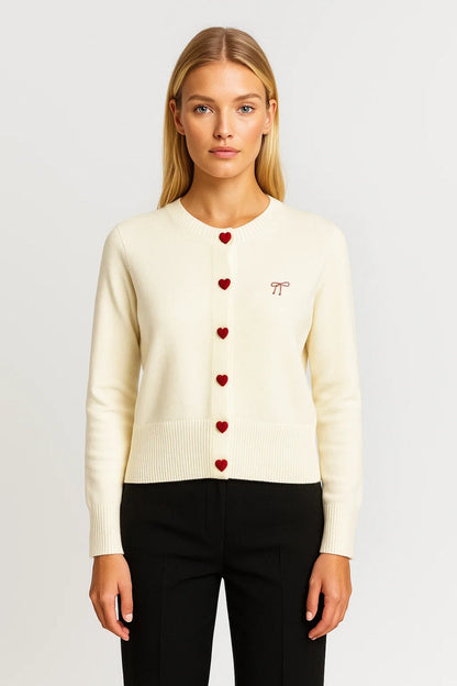 Feine Strickjacke | Herzknöpfe und Zierschleife | Sanfte Romantik