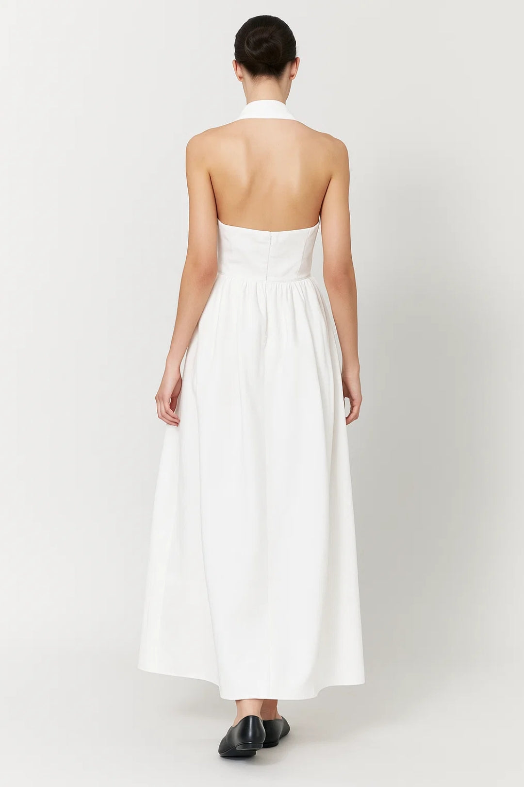 Halterkleid Lang | Figurbetontes Oberteil mit Ausgestelltem Rock | Feminin und Zeitlos