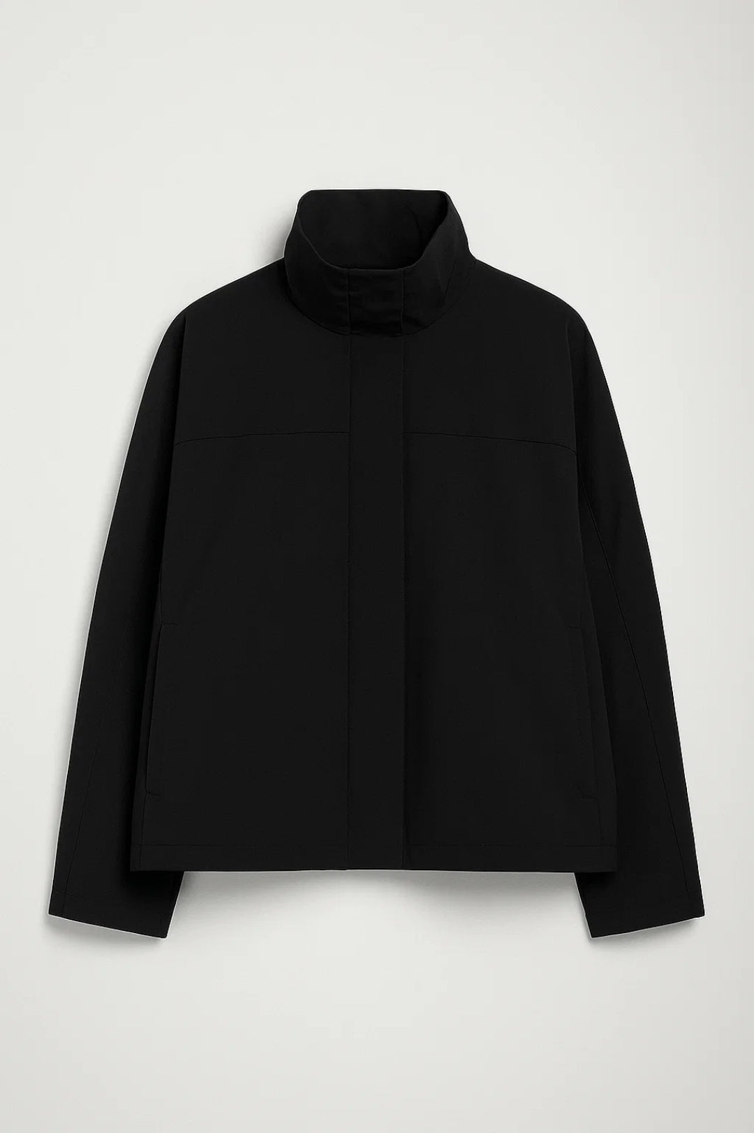 Kurze Jacke | Hoher Kragen und gerader Schnitt | Schlichte Eleganz