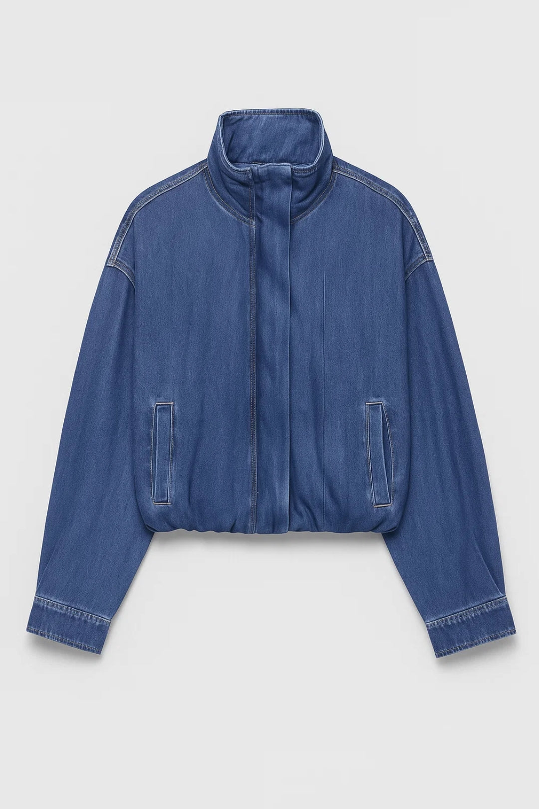 Kurze Jacke | Hoher Kragen und klare Form | Moderne Schlichtheit