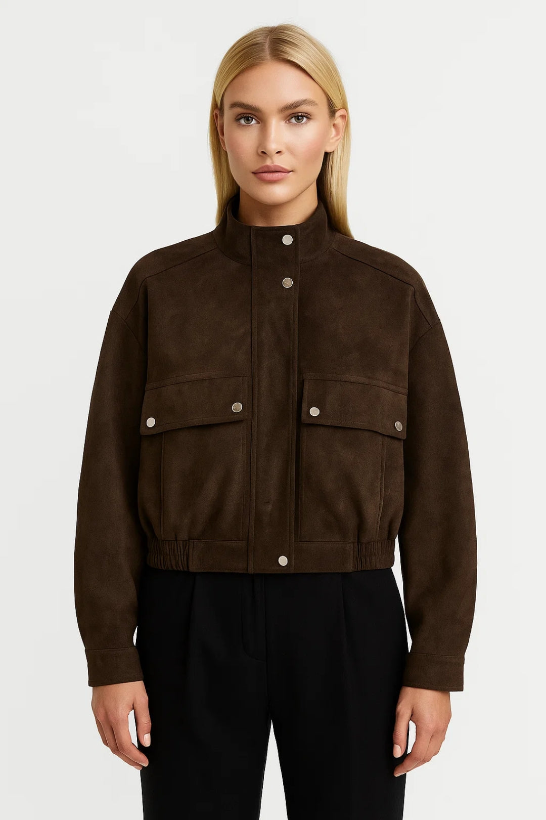 Kurze Jacke | Klare Linien und Druckknöpfe | Schlichte Eleganz