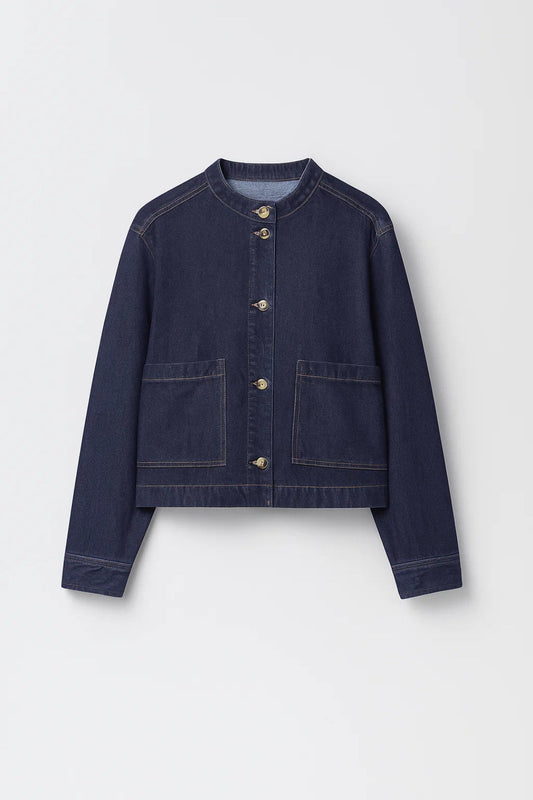 Kurze Jacke | Knopfleiste und Rundhalsausschnitt | Zeitloser Stil