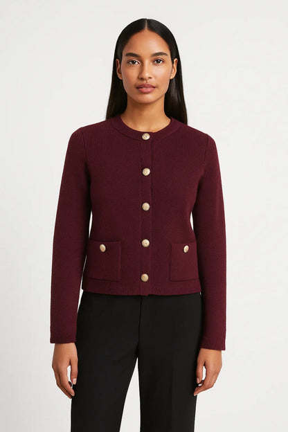 Kurze Strickjacke | Mit Knöpfen und Taschen | Zeitlose Eleganz