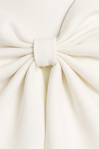 Kurzes Kleid | Breite Träger | Ausgestellter Rock