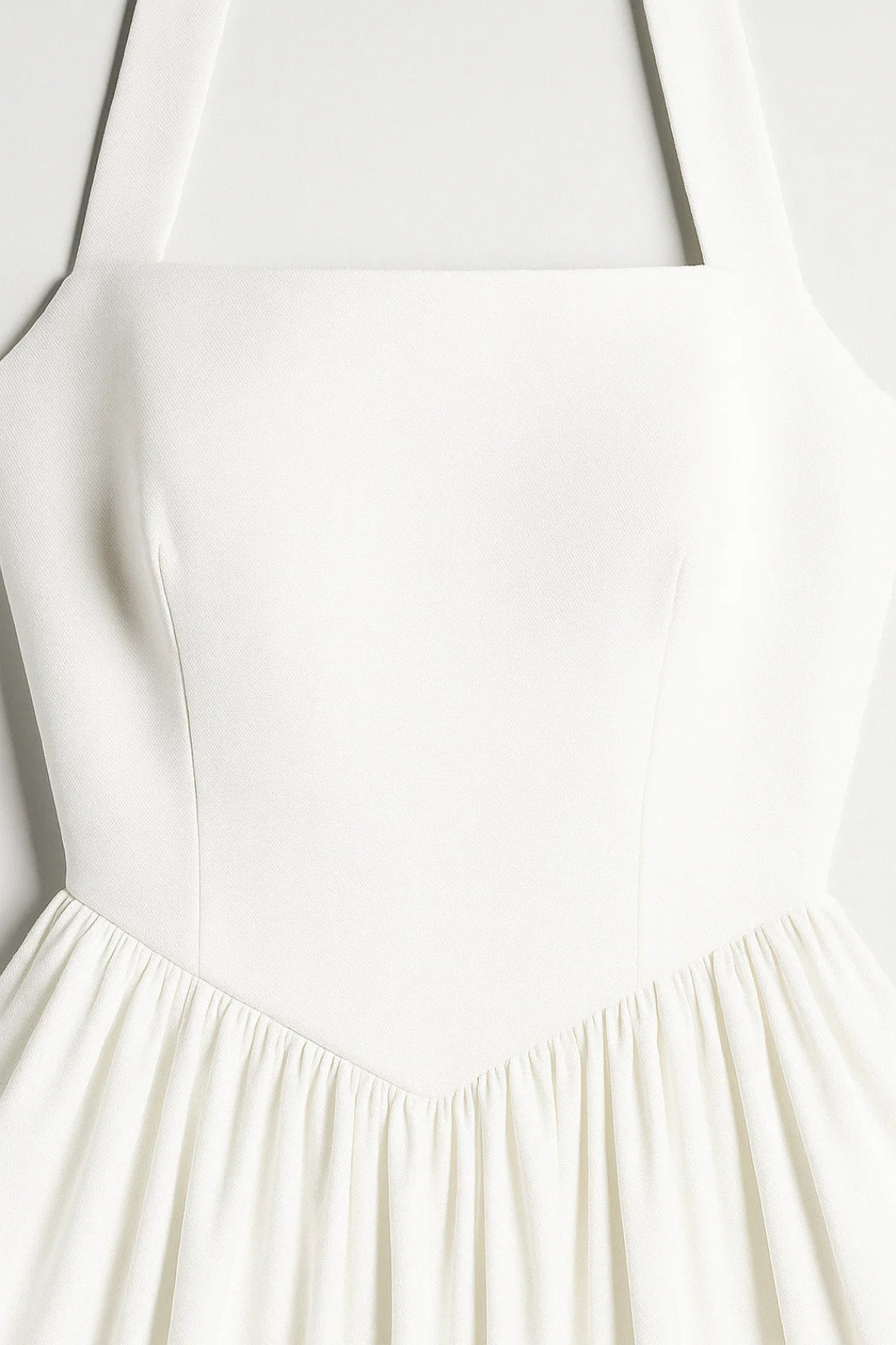 Kurzes Kleid | Neckholder | Ausgestellter Rock