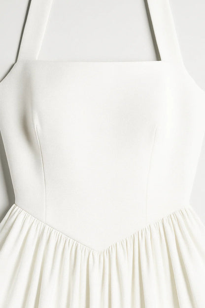 Kurzes Kleid | Neckholder | Ausgestellter Rock