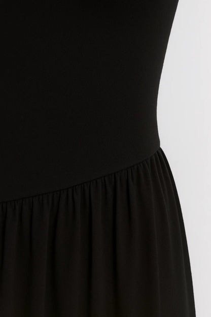 Kurzes Kleid | Schulterfrei | Moderne Eleganz