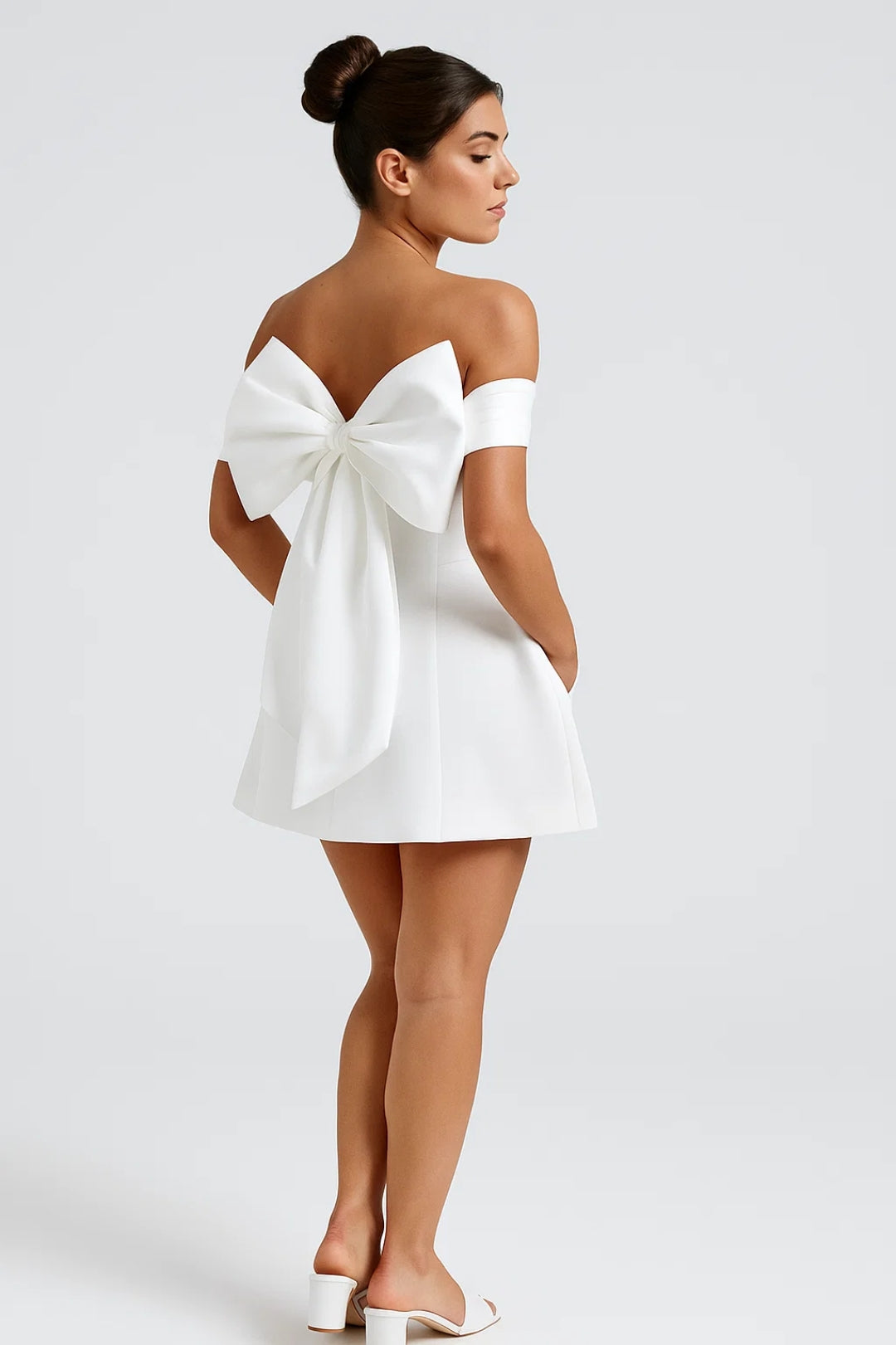 Kurzes Kleid | Schulterfrei mit Schleifendetail | Elegante Festmode