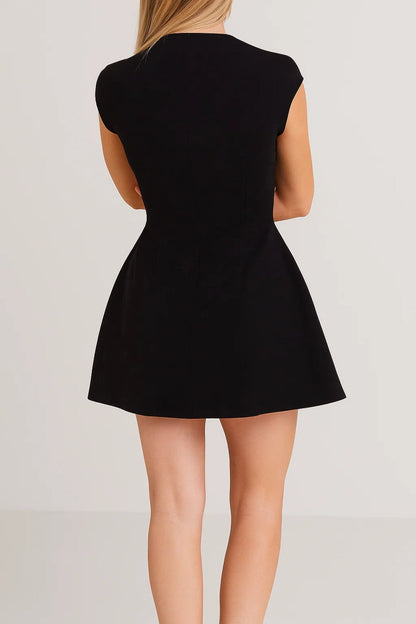 Kurzes Kleid | Stehkragen | Figurbetonter Schnitt