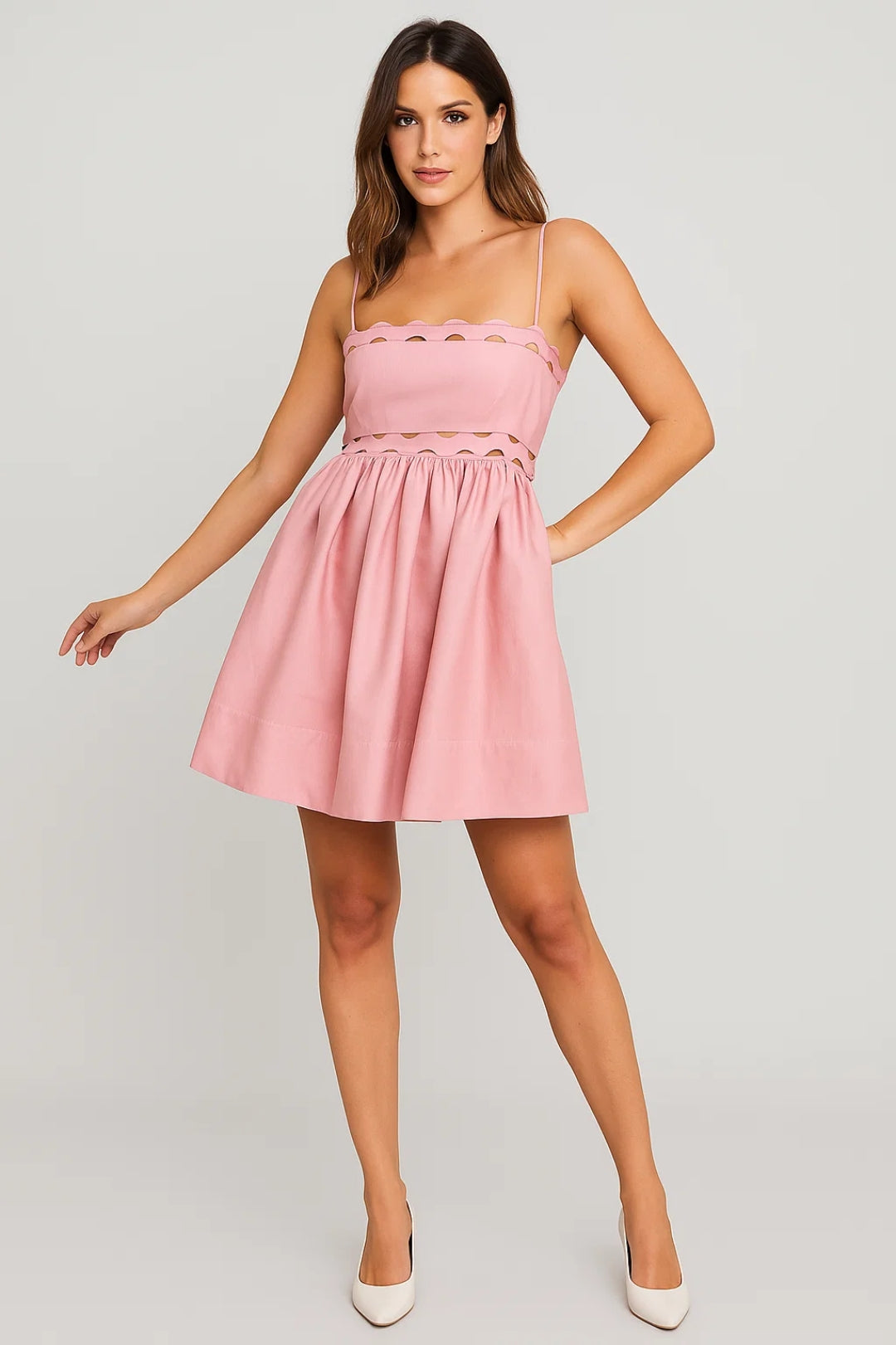 Kurzes Kleid | Verspielter Schnitt mit Trägern | Feminine Leichtigkeit