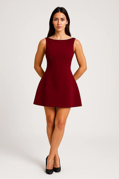 Kurzes Kleid | Ärmellos | Schlichte Eleganz