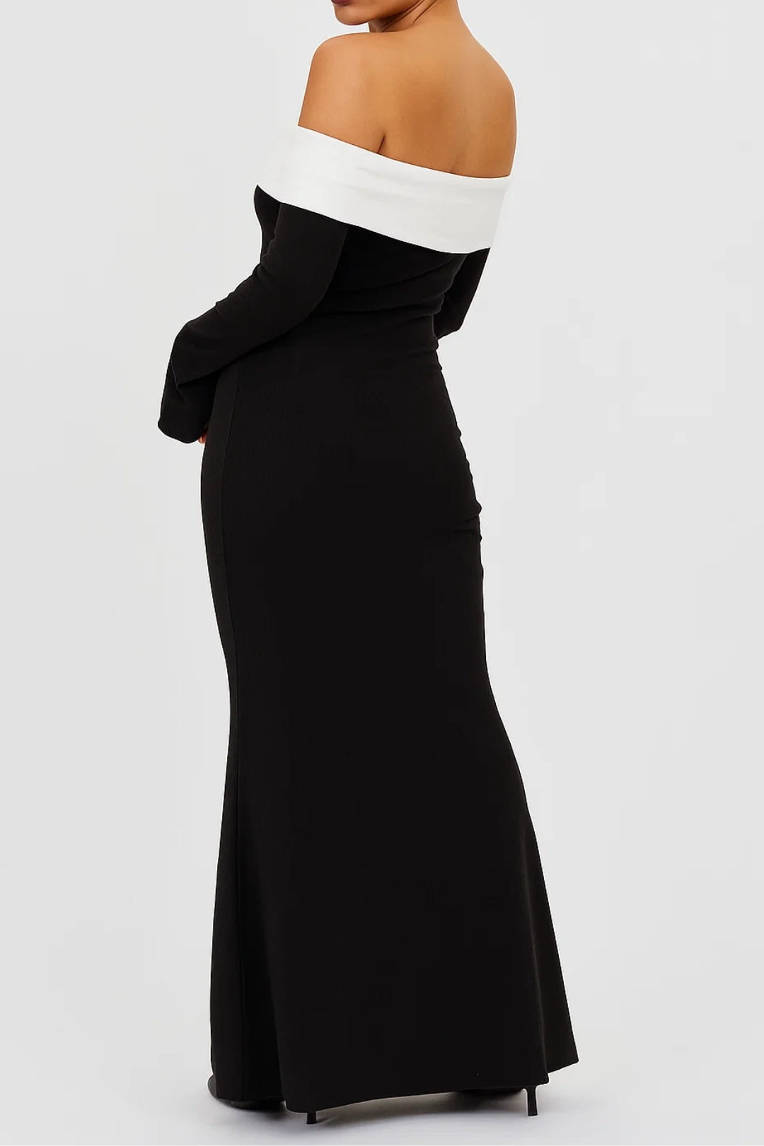 Langes Kleid | Schulterfrei mit Kontrastdetail | Klassische Abendmode