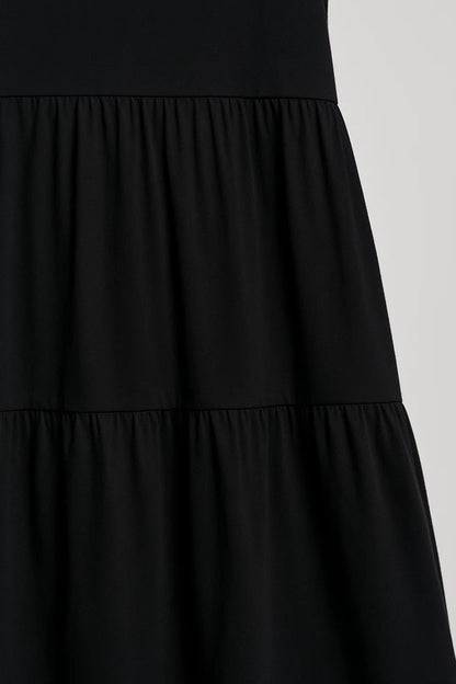 Langes Kleid | Stufenschnitt | Schlichte Eleganz