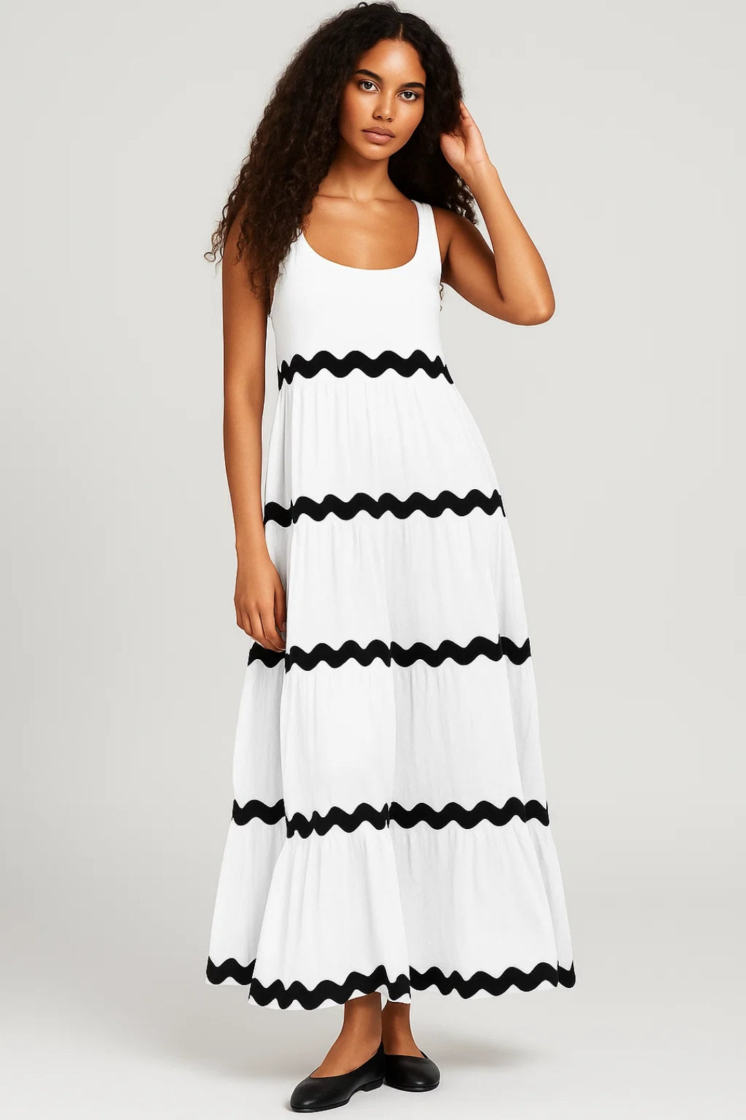 Langes Kleid | Ärmellos | Kontrastmuster mit Wellenlinien