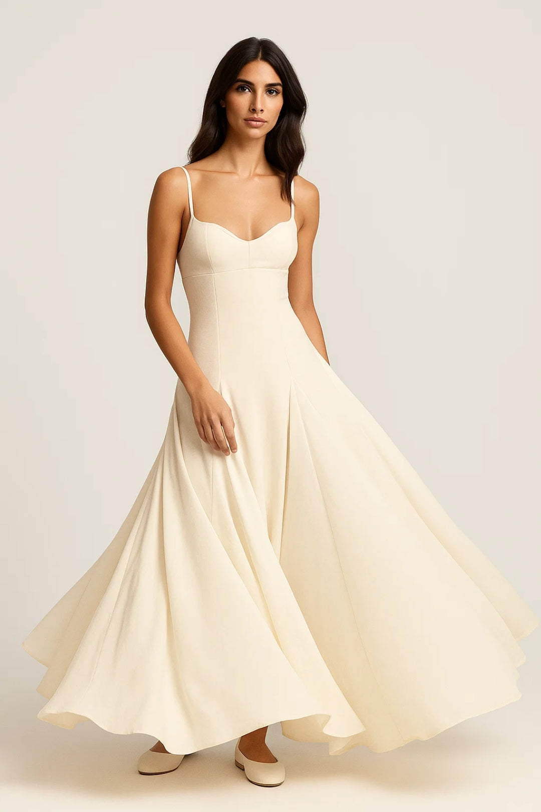 Langkleid mit Spaghettiträgern | Schwingender Saum und Figurbetonte Taille | Elegant und Fliessend