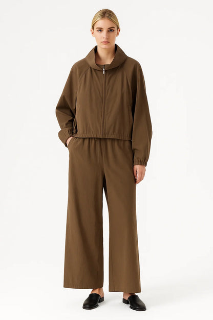 Locker geschnittenes Set | Mit Reissverschlussjacke | Schlichte Eleganz