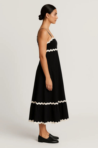 Maxi Kleid | Spaghettiträger mit Zierborten | Verspielte Eleganz