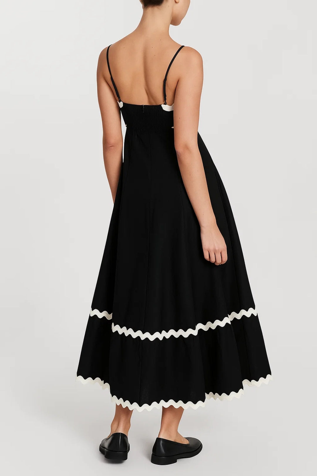 Maxi Kleid | Spaghettiträger mit Zierborten | Verspielte Eleganz