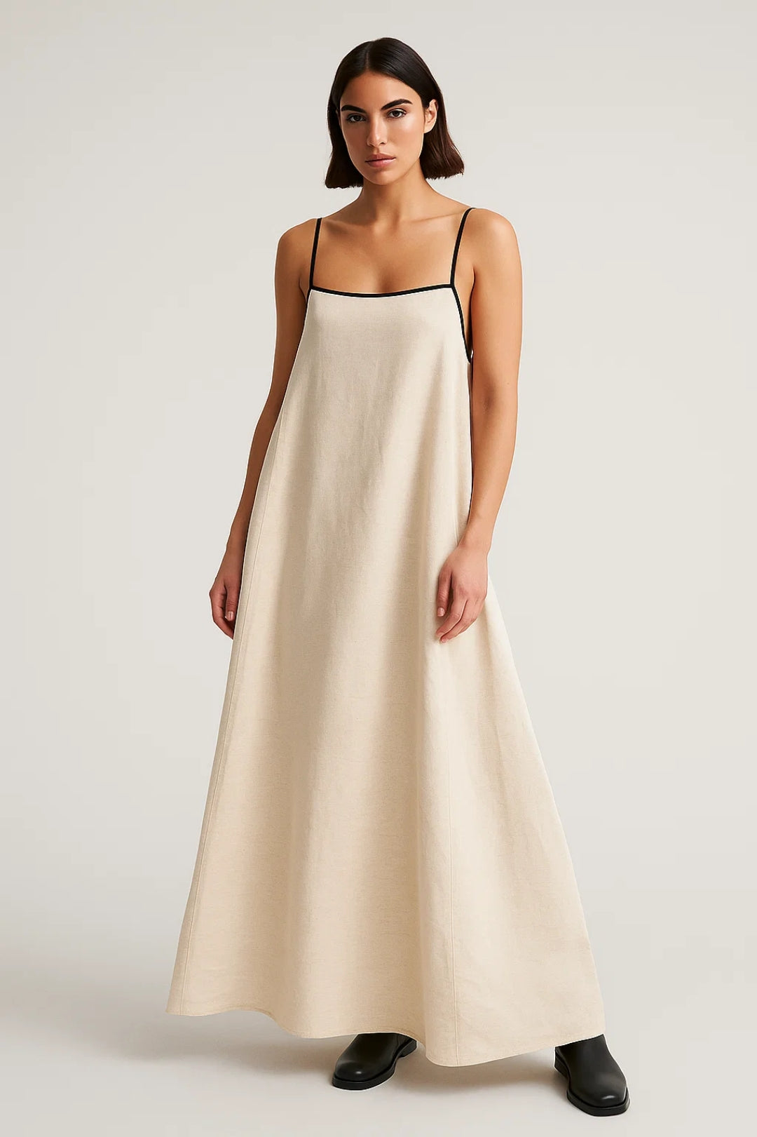 Maxikleid | Spaghettiträger mit Kontrastkante | Lässige Eleganz