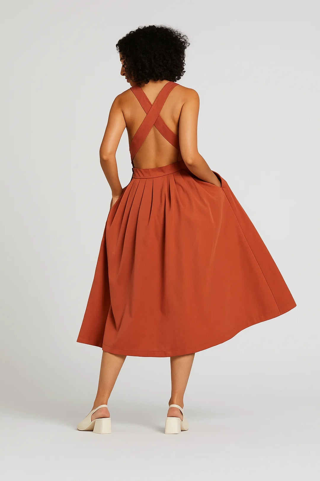 Midi Kleid | Ärmellos mit Faltenrock | Klassische Eleganz