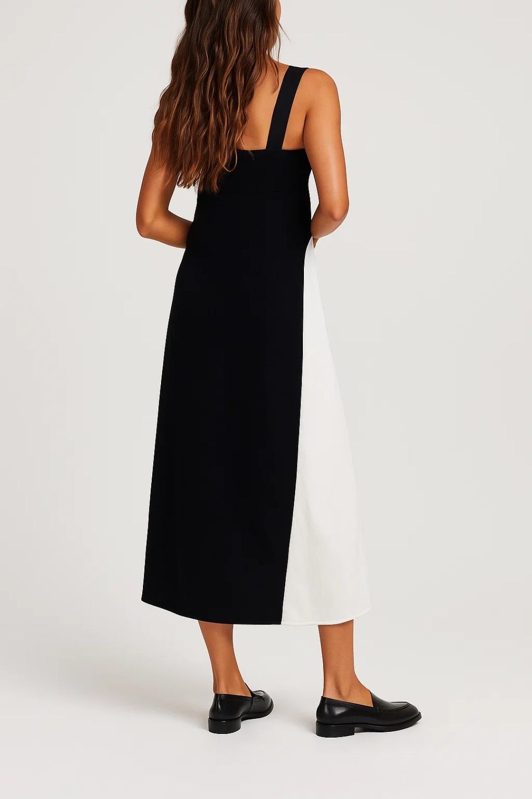 Midikleid mit Trägern | Zweifarbiger Kontrasteinsatz | Modern und Ausdrucksstark