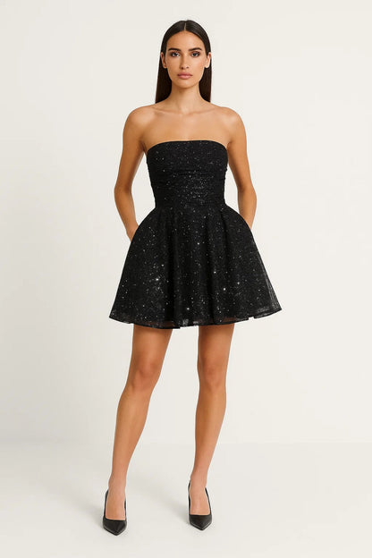 Minikleid | Schulterfrei mit Glanzoptik | Verspielte Eleganz