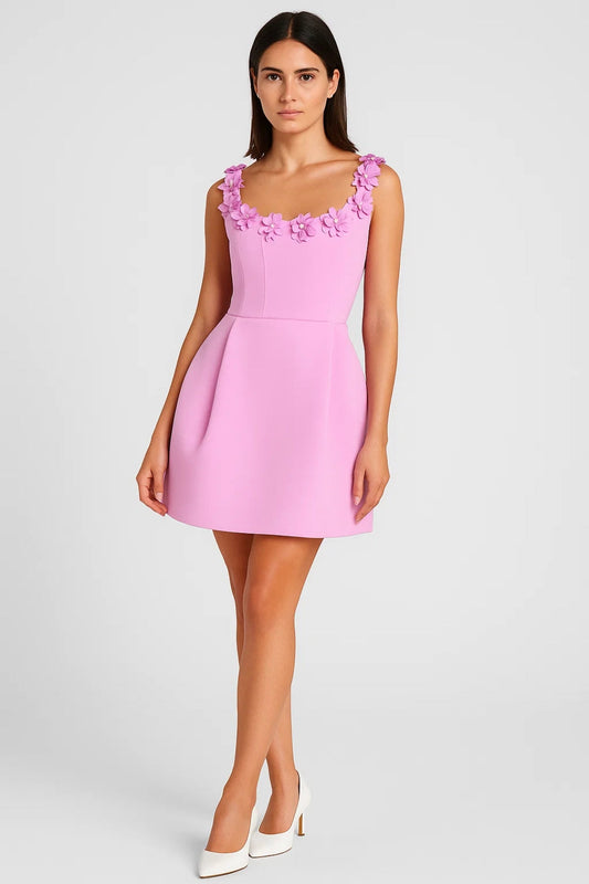 Minikleid mit Blumenapplikation | Tailliert mit Weitem Rock | Verspielt und Feminin