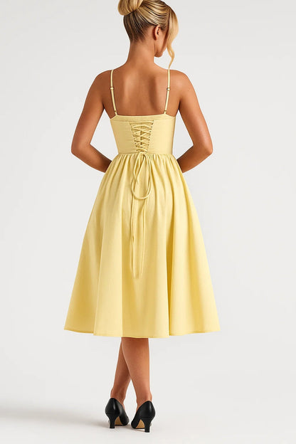 Mittellanges Kleid | Spaghettiträger | Elegante Taillenform