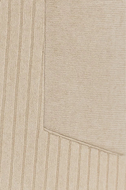 Trägerkleid | Kurz mit Tasche | Moderne Schlichtheit