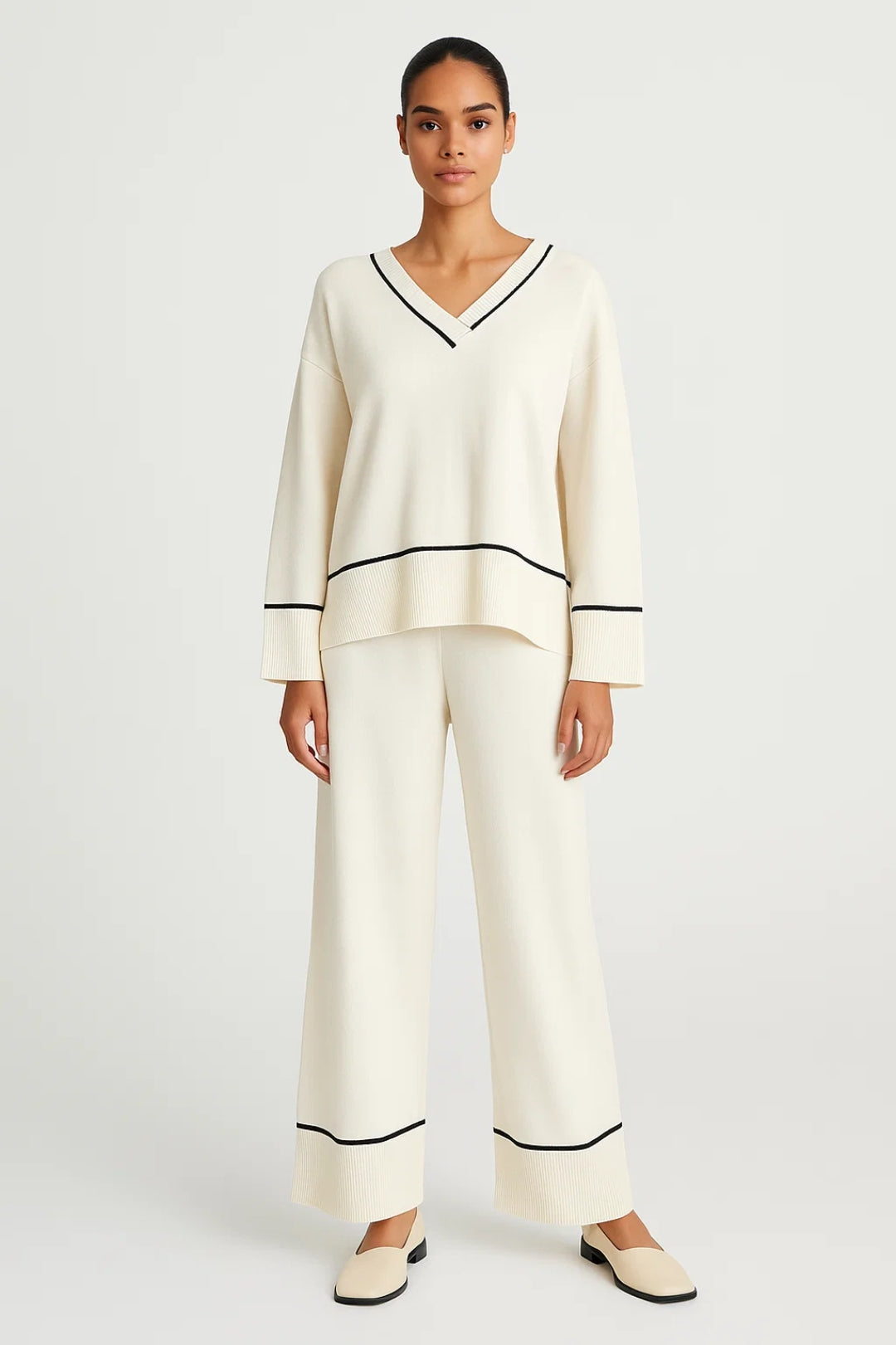 Weite Zweiteilige Set | V-Ausschnitt mit Kontrastkante | Schlichte Eleganz