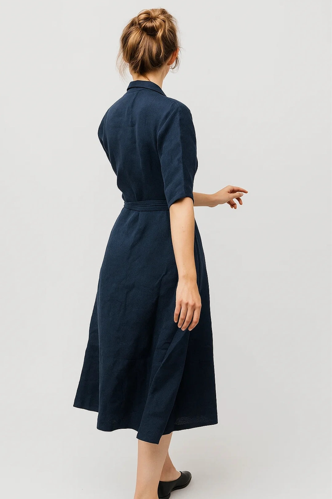 Wickelkleid | Knielang mit Bindegürtel | Schlichte Eleganz