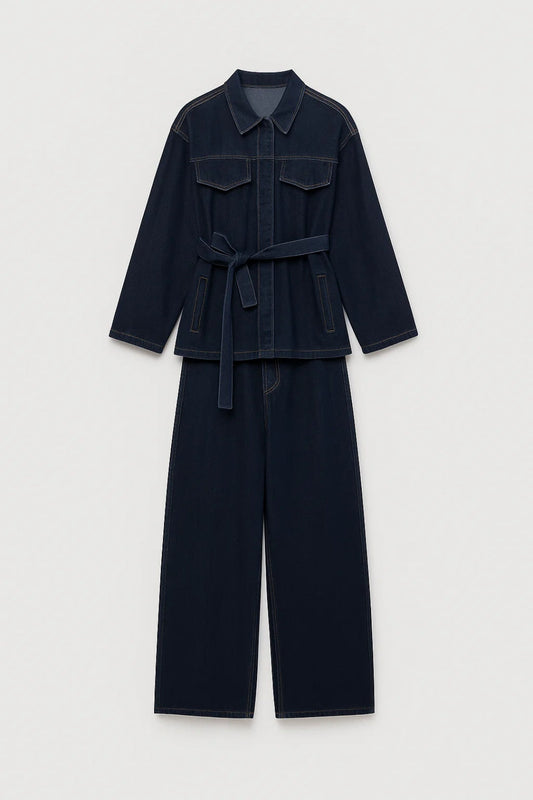 Zweiteiliges Set | Gerade geschnittene Jacke mit Bindegürtel und Hose | Schlichte Modernität