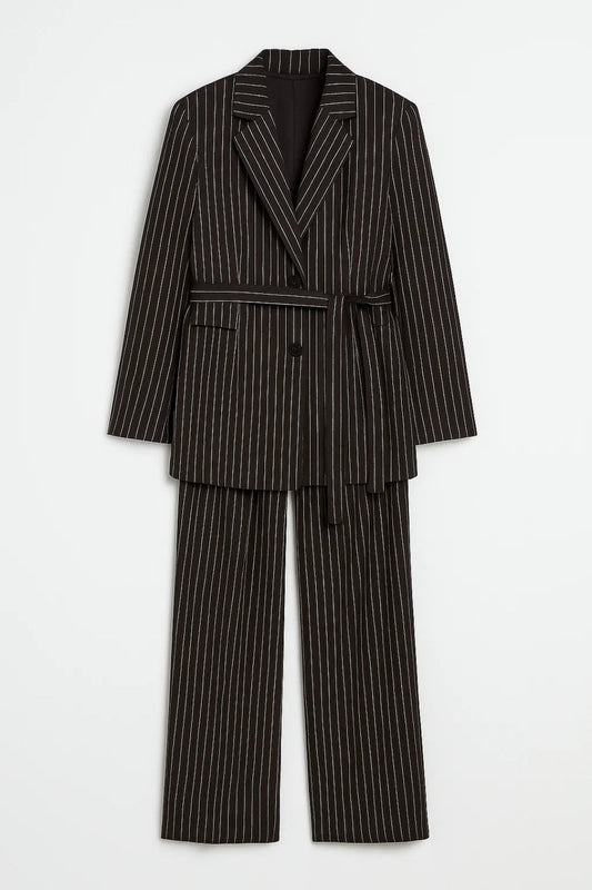 Zweiteiliges Set | Gestreifter Blazer mit passender Hose | Klassische Eleganz