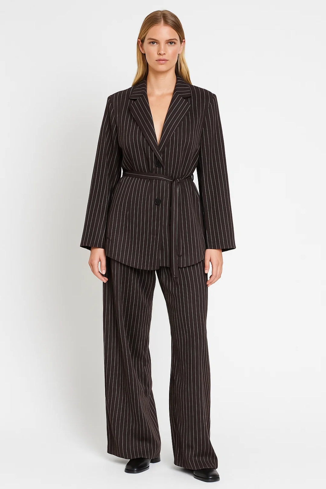 Zweiteiliges Set | Gestreifter Blazer mit passender Hose | Klassische Eleganz