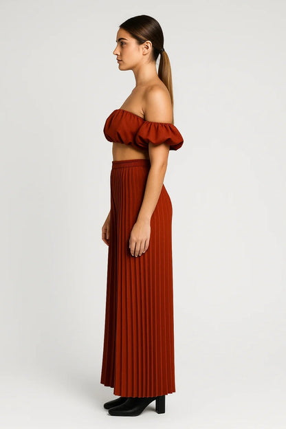 Zweiteiliges Set | Off-Shoulder-Top mit Plisseehose | Sommerliche Eleganz