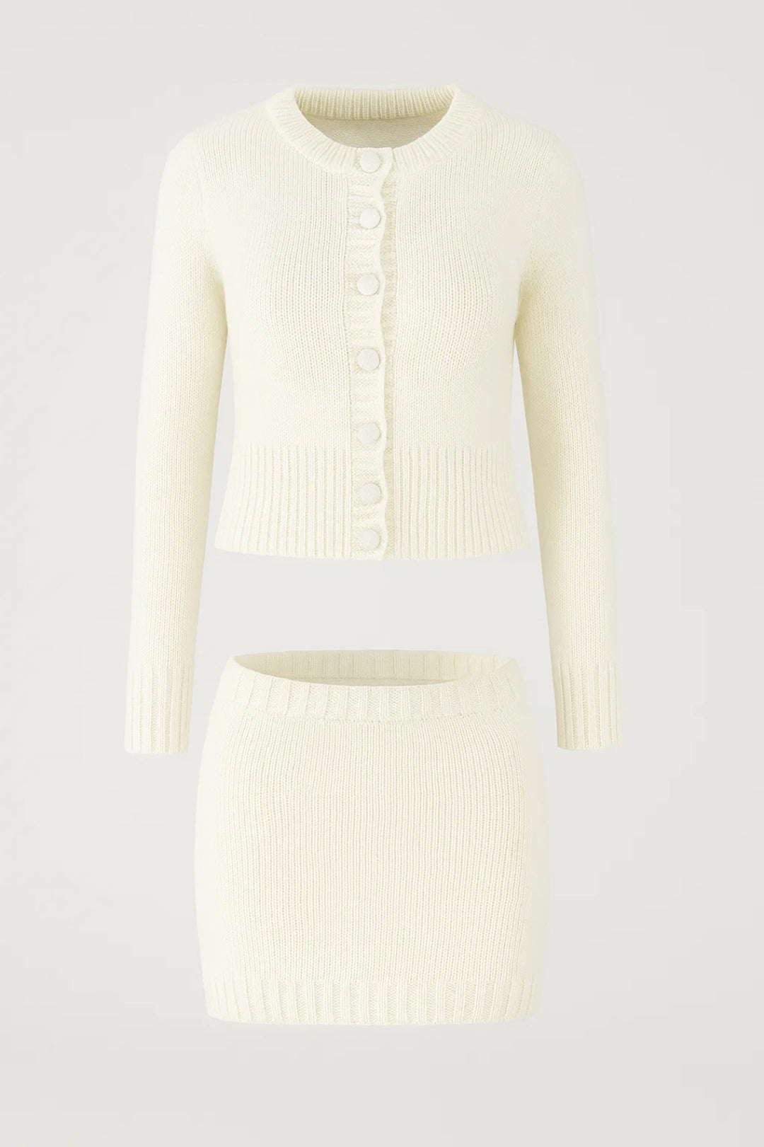 Zweiteiliges Set | Strickjacke und kurzer Rock | Schlicht und elegant